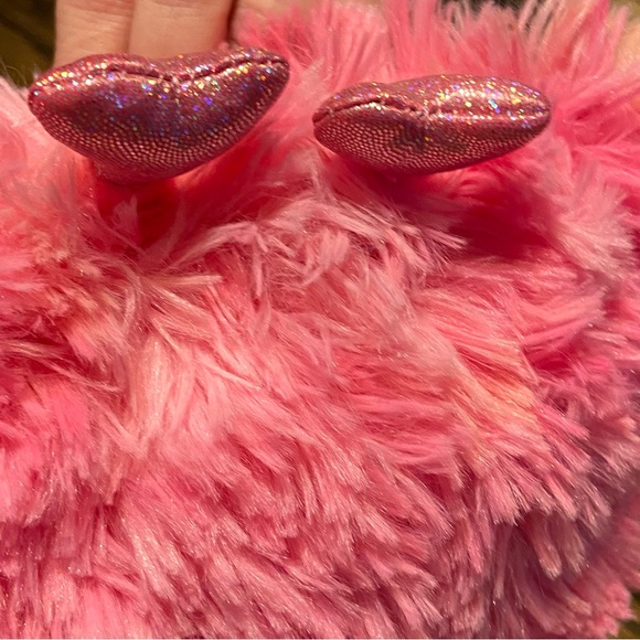 Squishmallows Valentines Day 8” Caparinne the Bigfoot - Picture 4 of 4